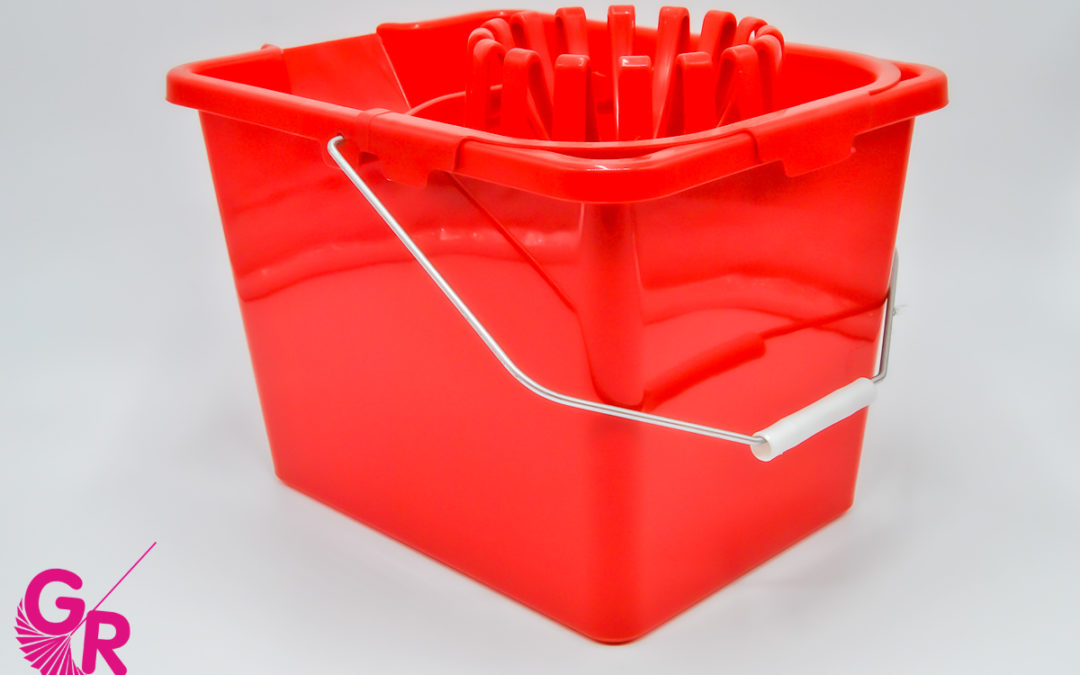 SECCHIO RETTANGOLARE CON STRIZZATORE