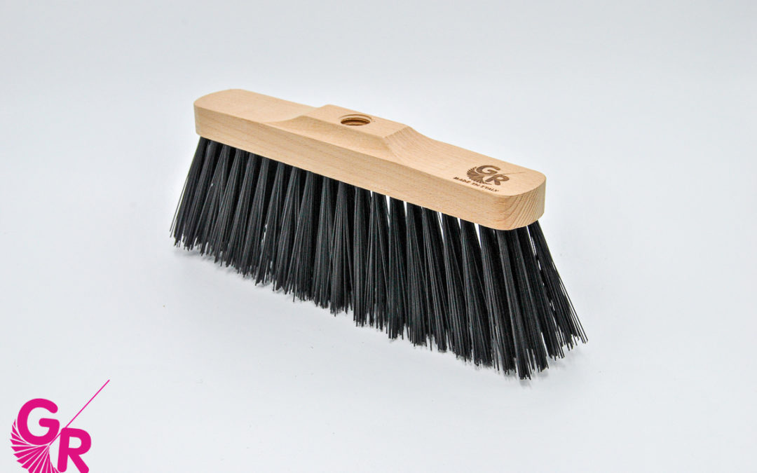 SCOPA INDUSTRIALE CM 27-35 IN LEGNO